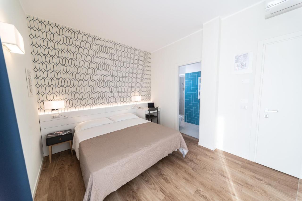 Hotel Kiss Riccione Esterno foto