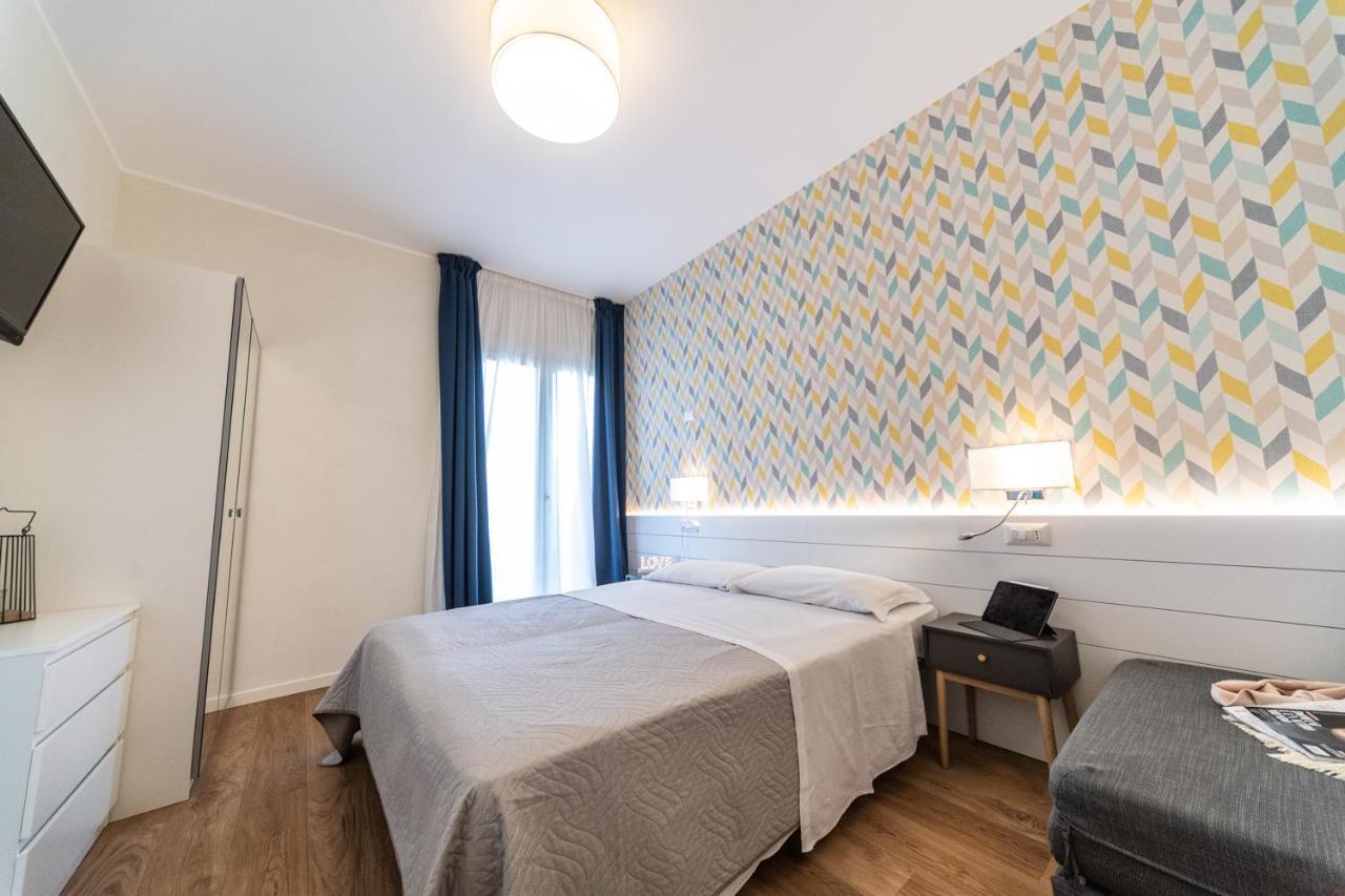 Hotel Kiss Riccione Esterno foto