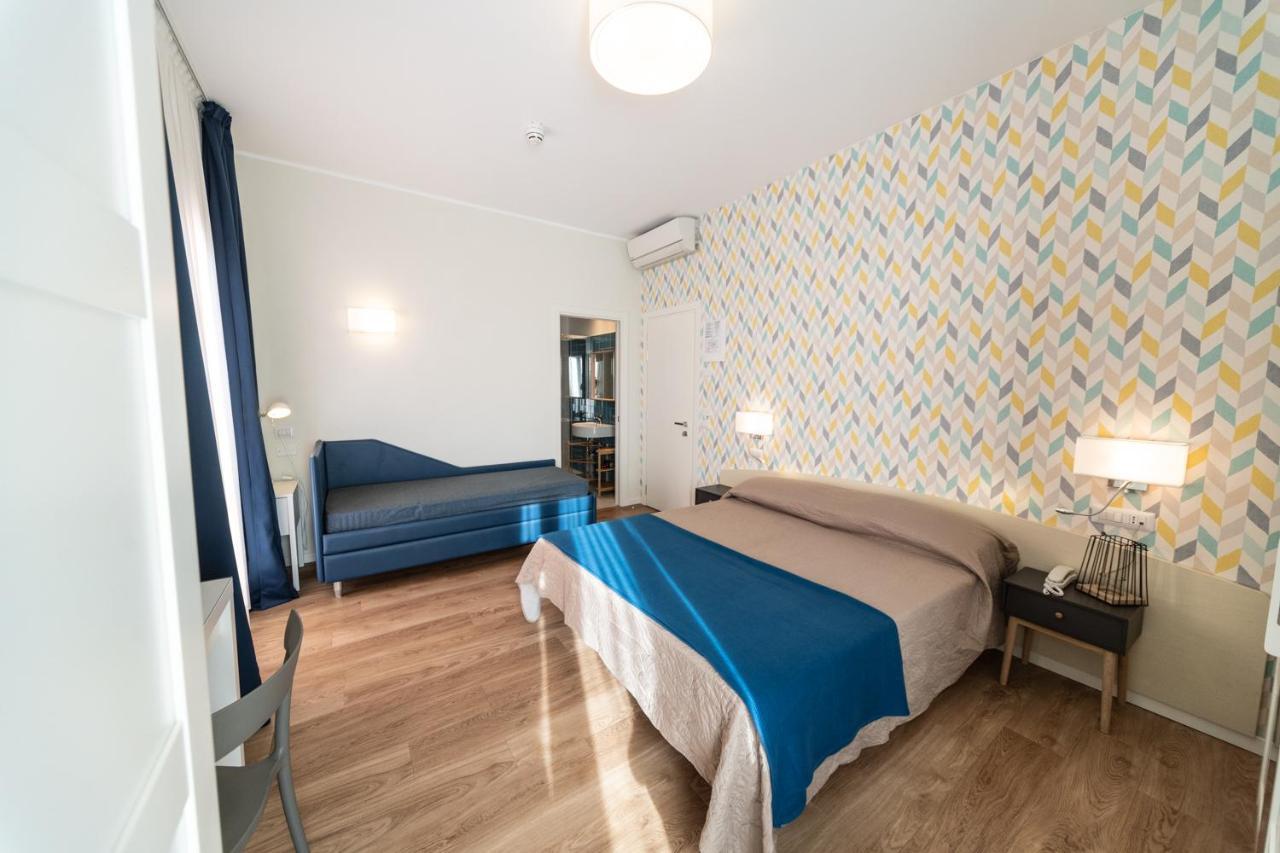 Hotel Kiss Riccione Esterno foto